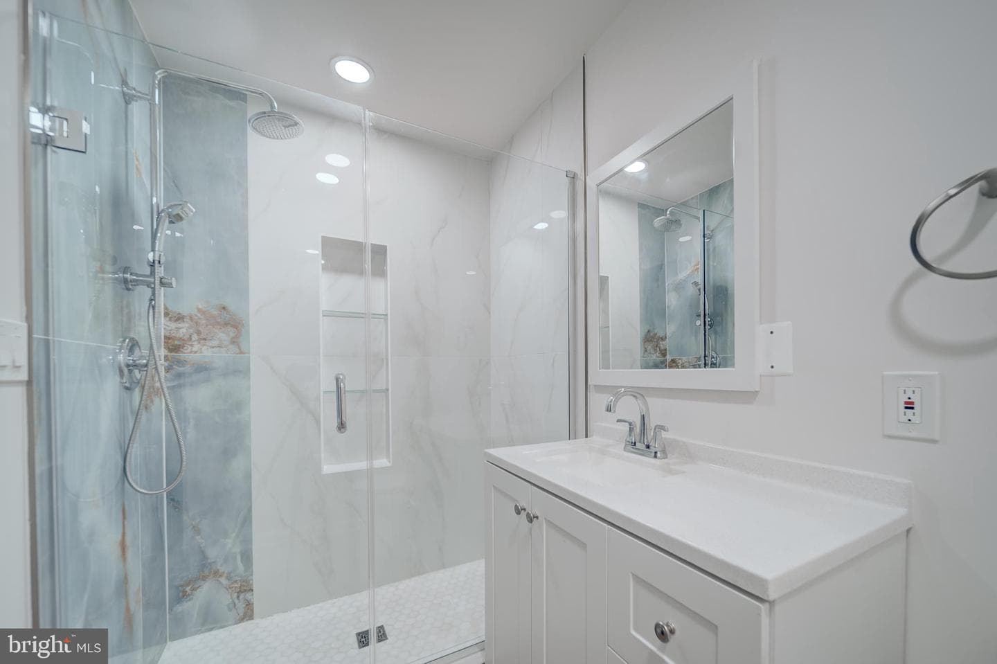 2811 Cedar Lane photo 19
