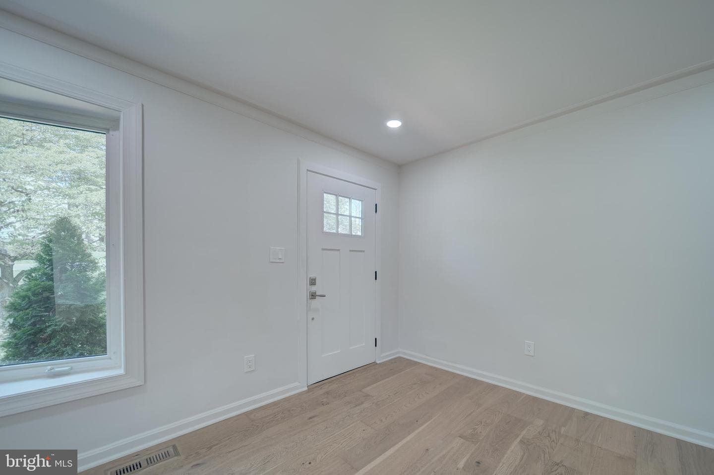 2811 Cedar Lane photo 4