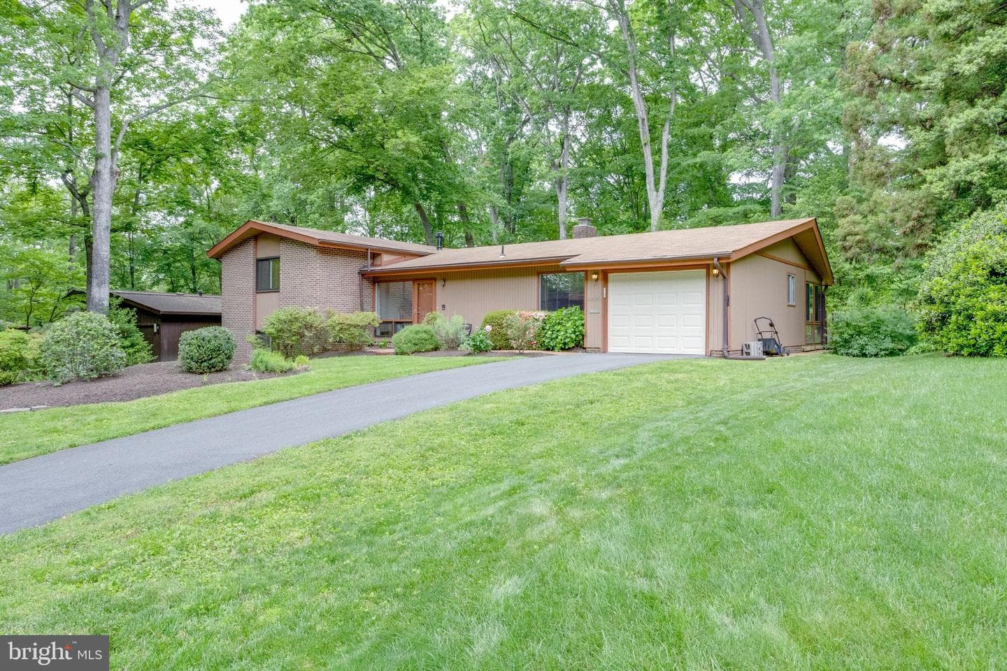 8608 Battailles Court photo 45