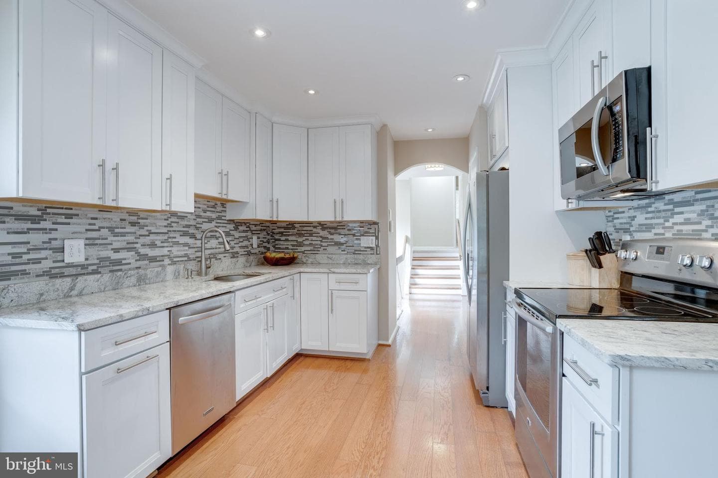 8608 Battailles Court photo 9