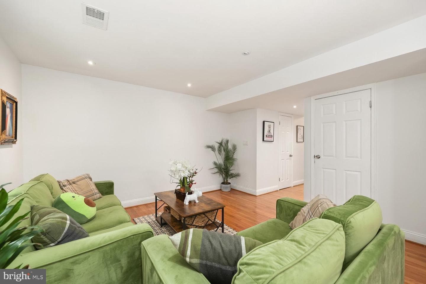 5511 Mitcham Court photo 7