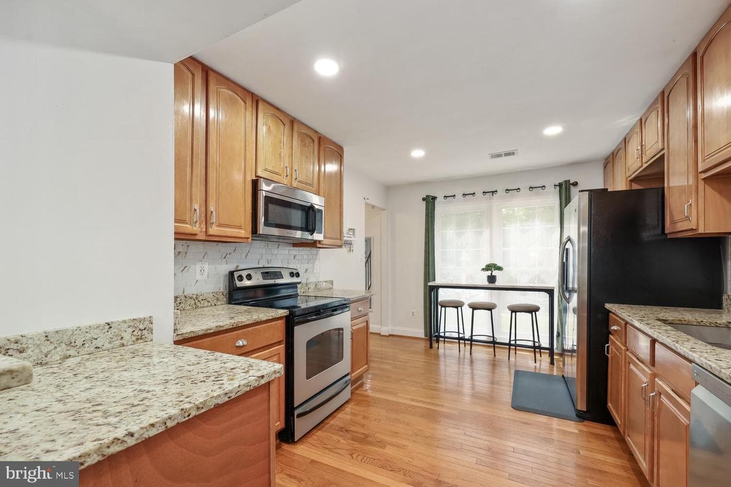 5511 Mitcham Court photo 8