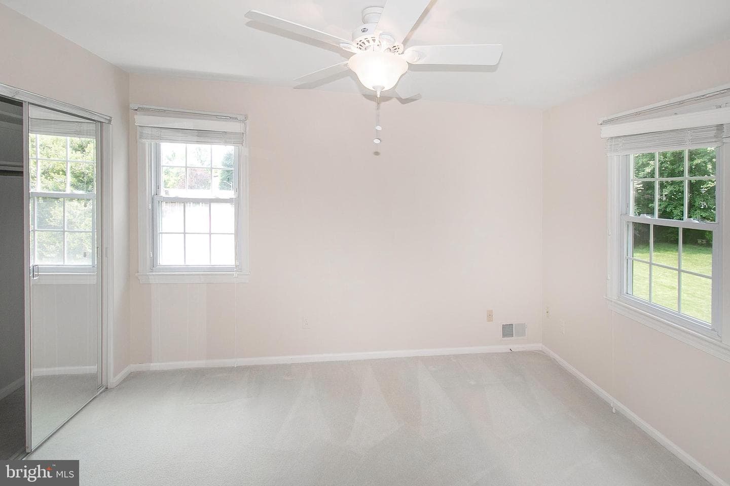 609 Kearney Court SW photo 25