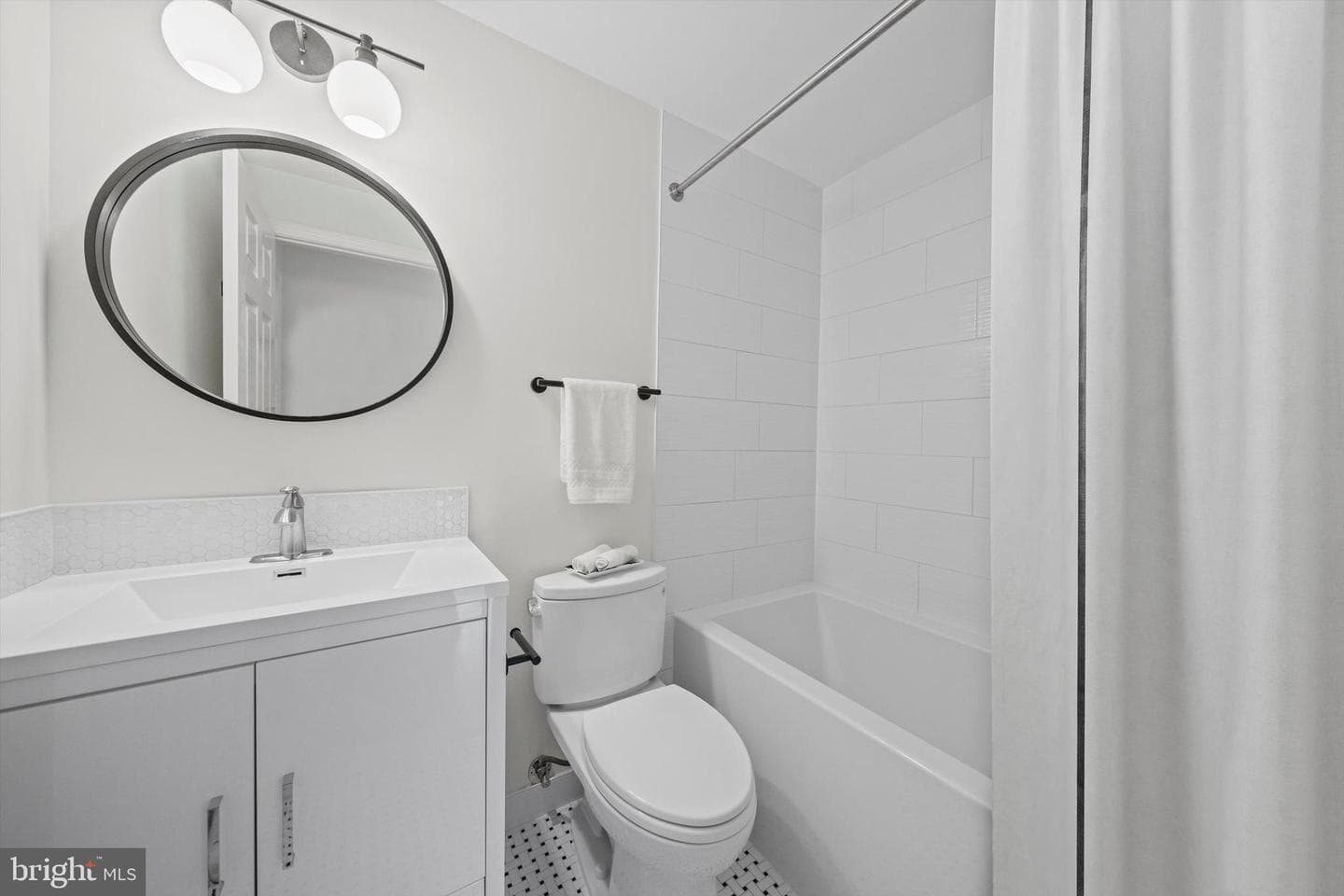 1641 International Drive #215 photo 9