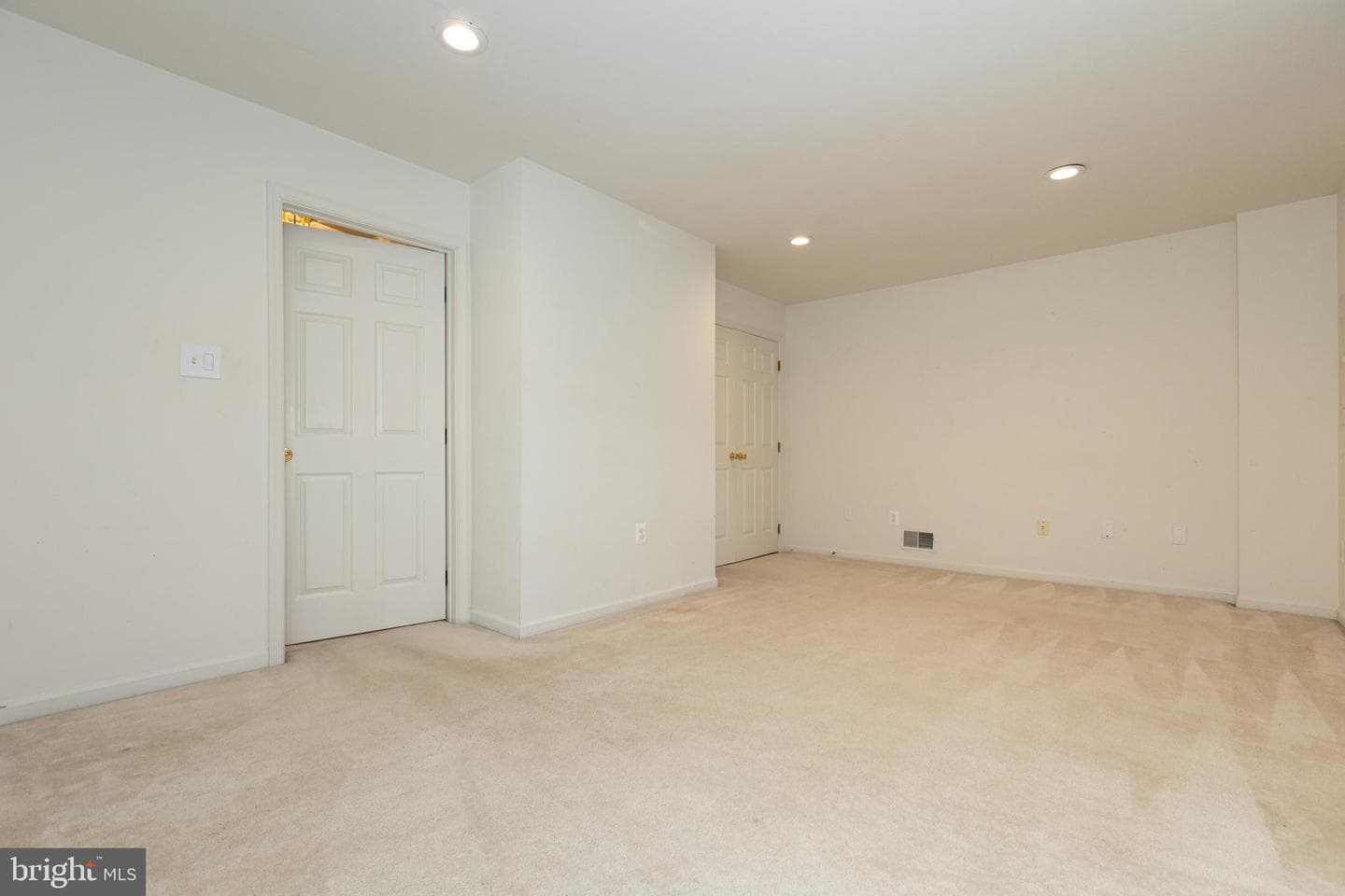 6376 James Harris Way photo 10