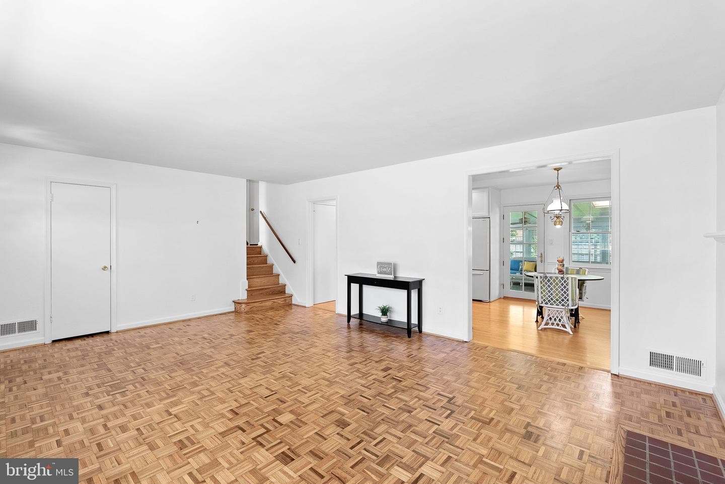7607 Newcastle Drive photo 4