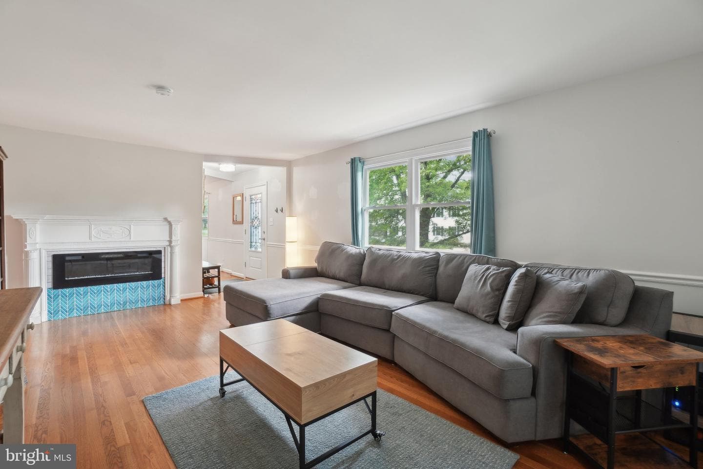 5728 Sunbury Drive photo 3