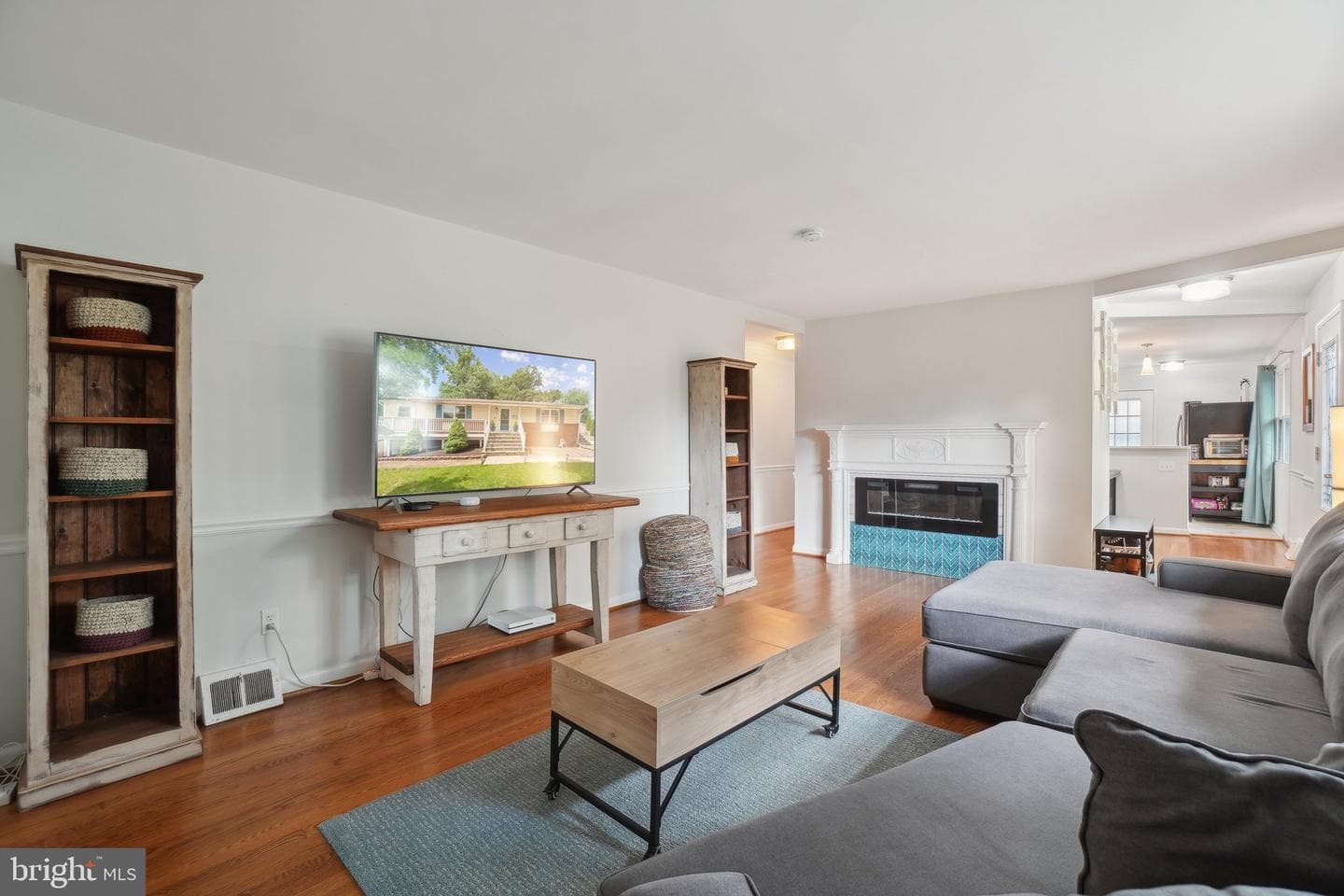 5728 Sunbury Drive photo 4