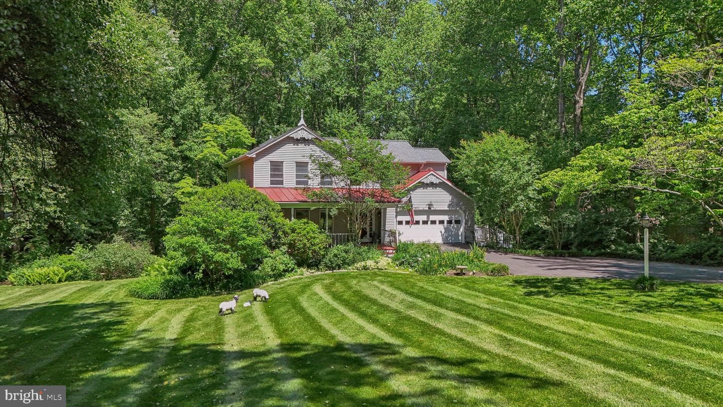 6813 Jeremiah Court photo 1