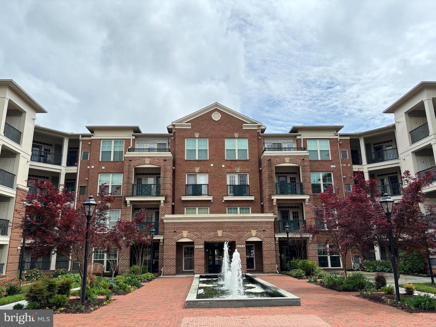 2903 Saintsbury Plaza #310