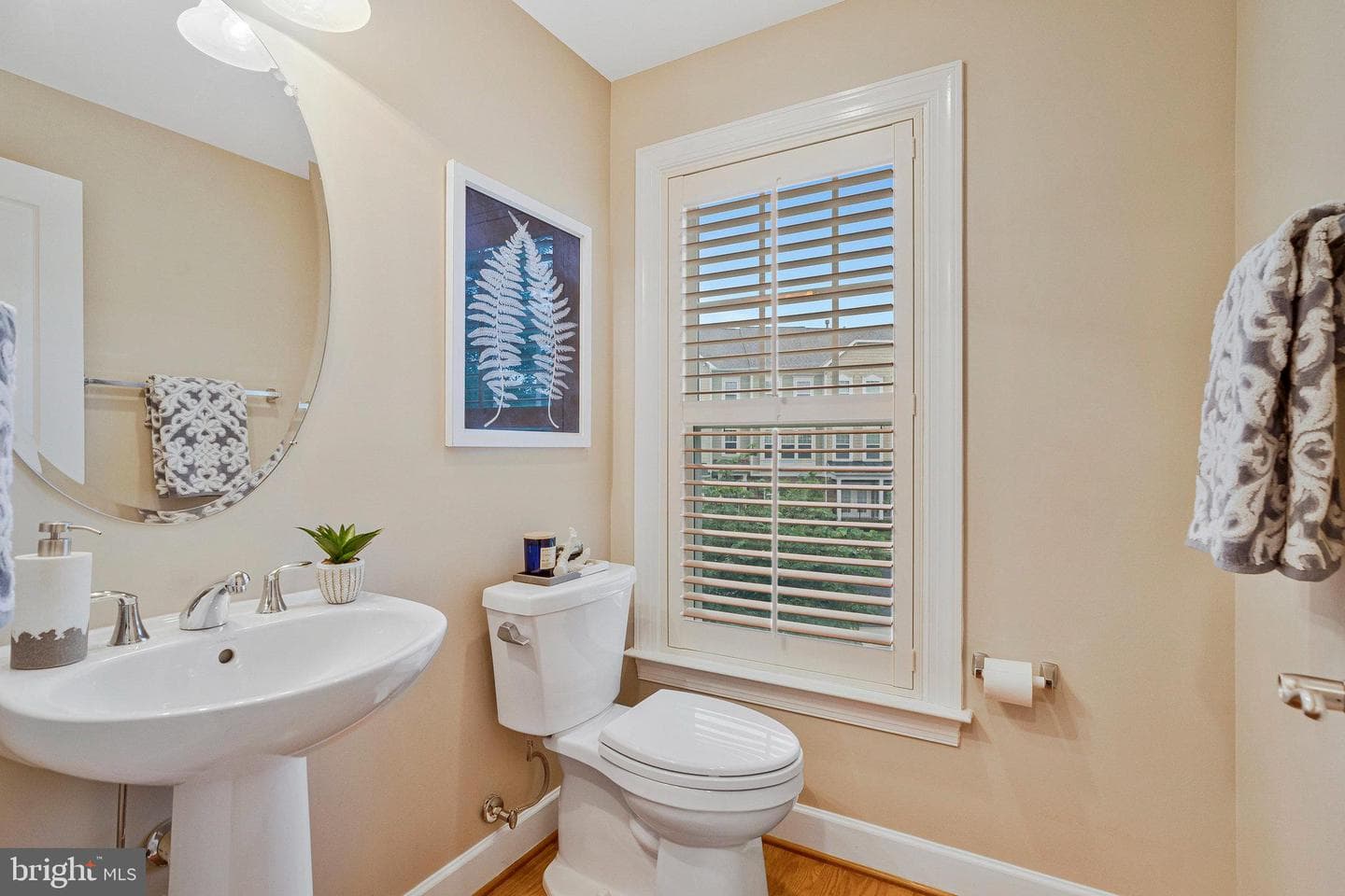 109 Anthem Avenue photo 16