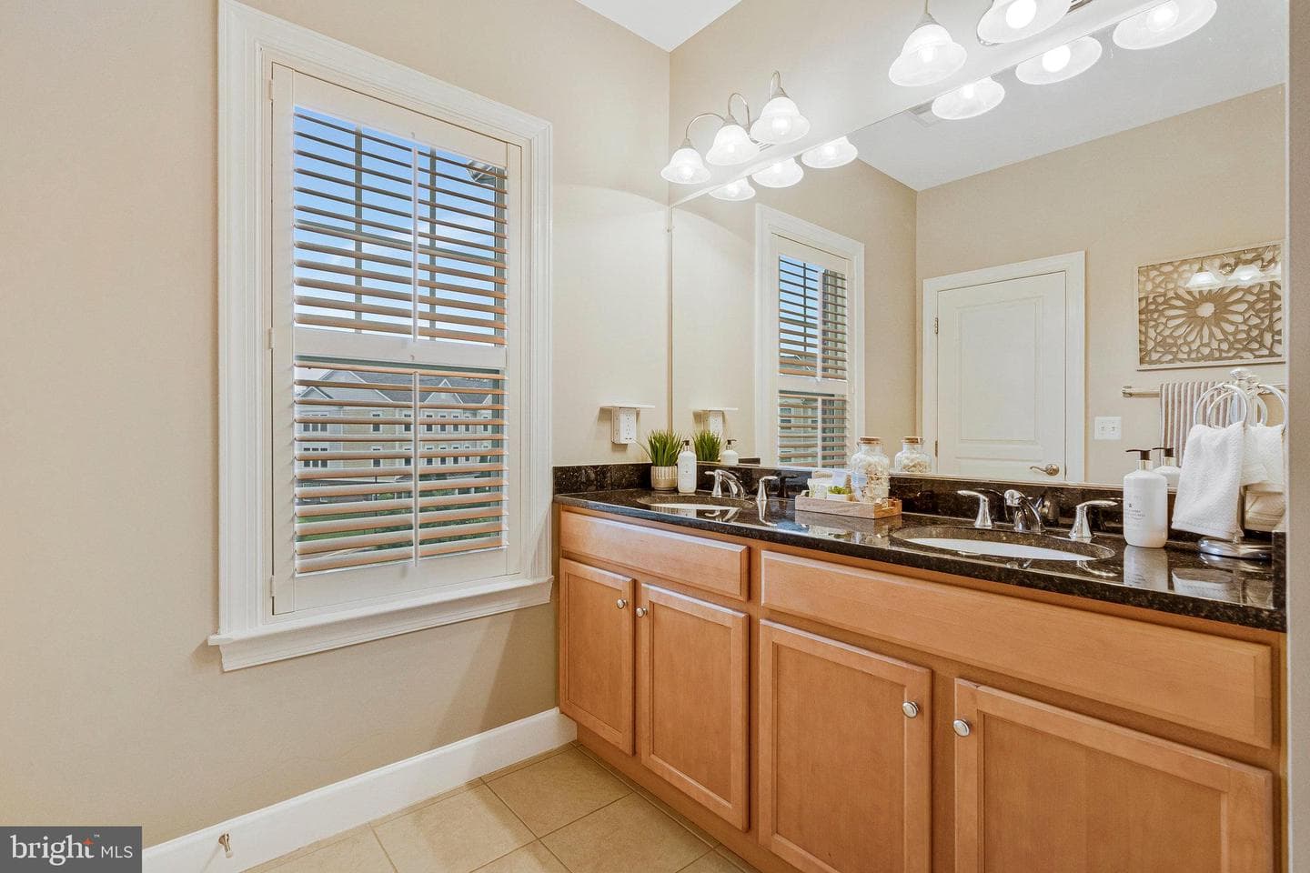 109 Anthem Avenue photo 21
