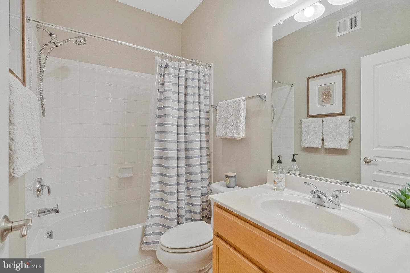 109 Anthem Avenue photo 26