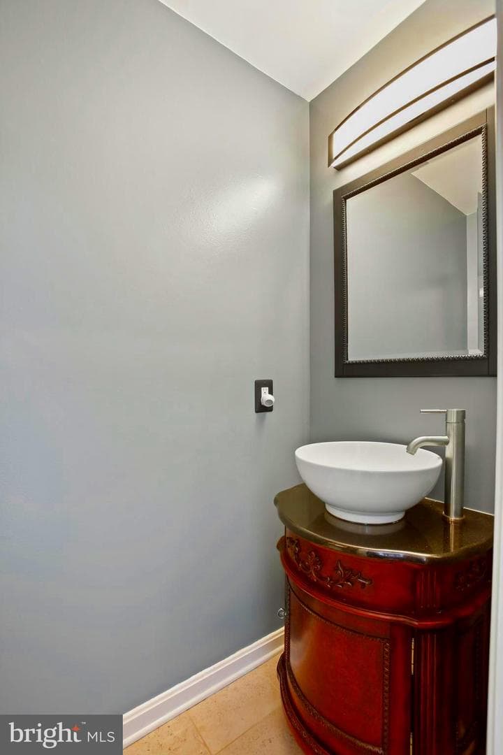 4263 Sleepy Lake Drive photo 12