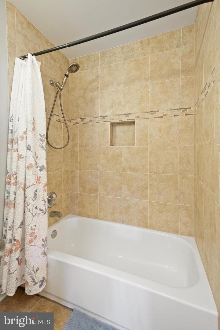 4263 Sleepy Lake Drive photo 16