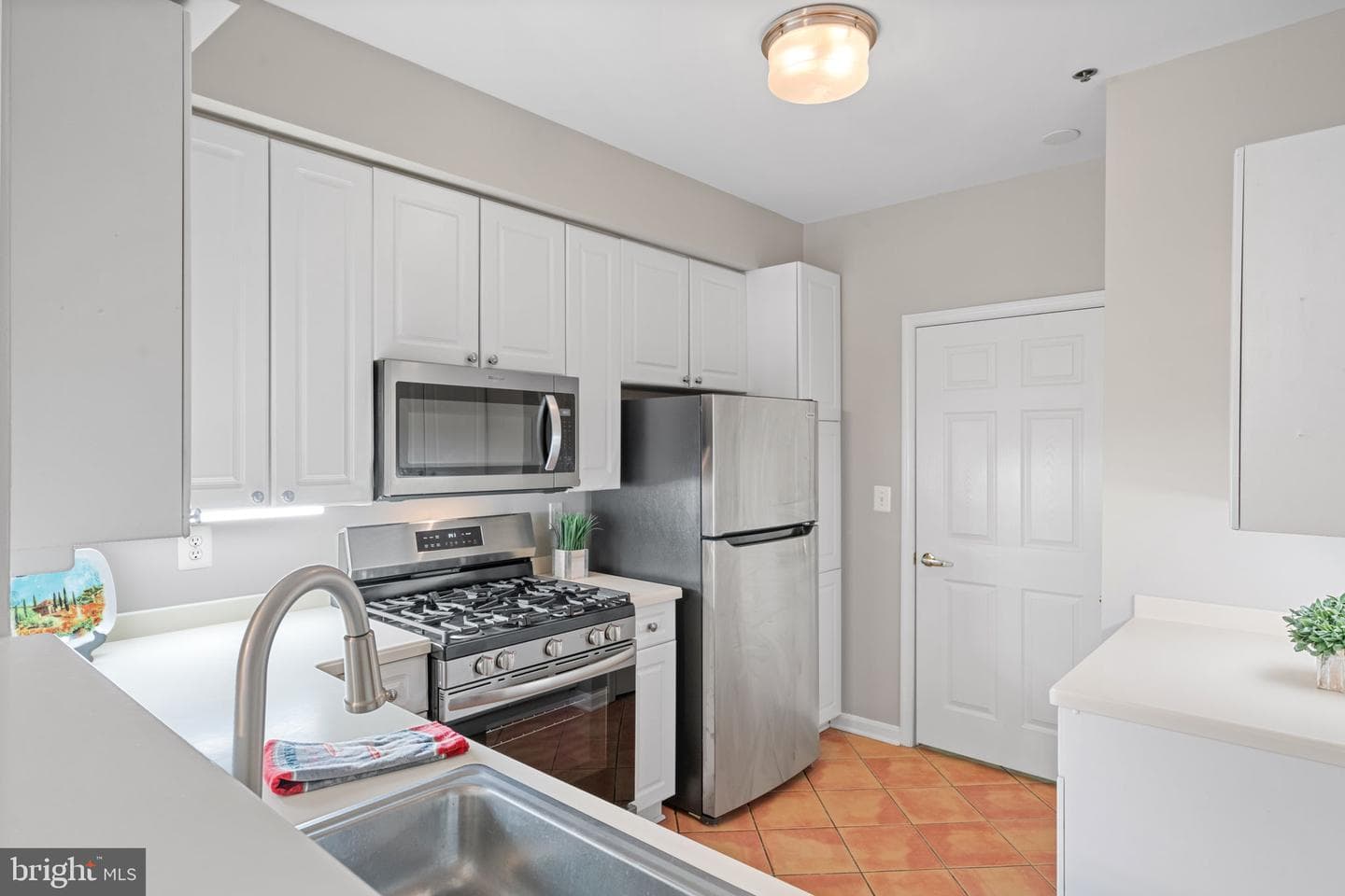 1860 Stratford Park Place #305 photo 18