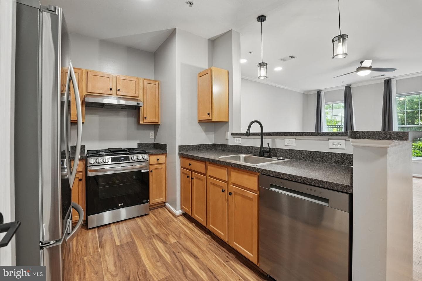 5115 Travis Edward Way #b photo 8