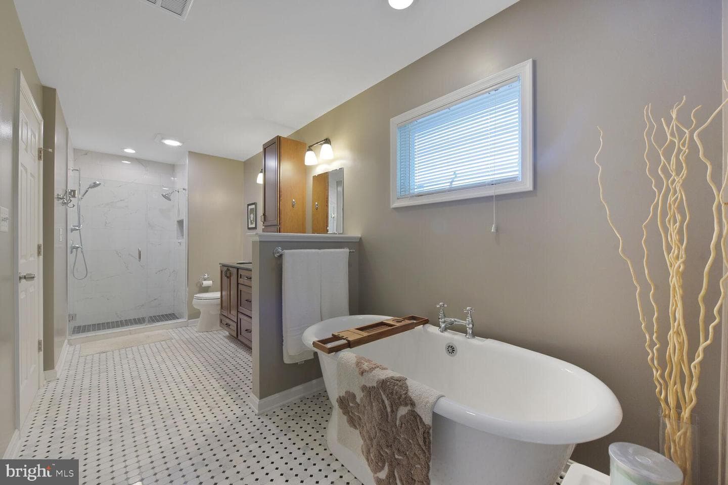 14815 Cranoke Street photo 19