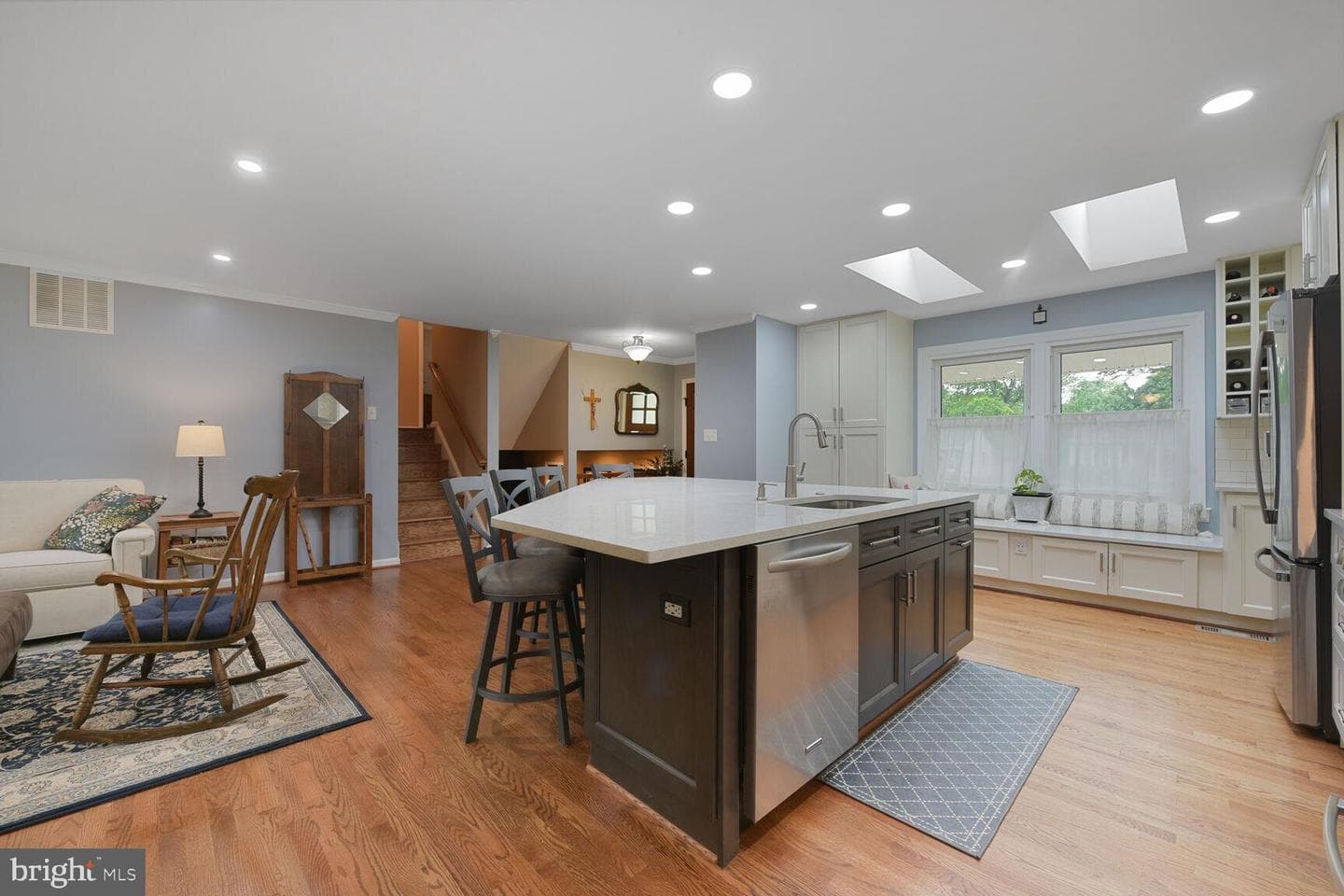 14815 Cranoke Street photo 5