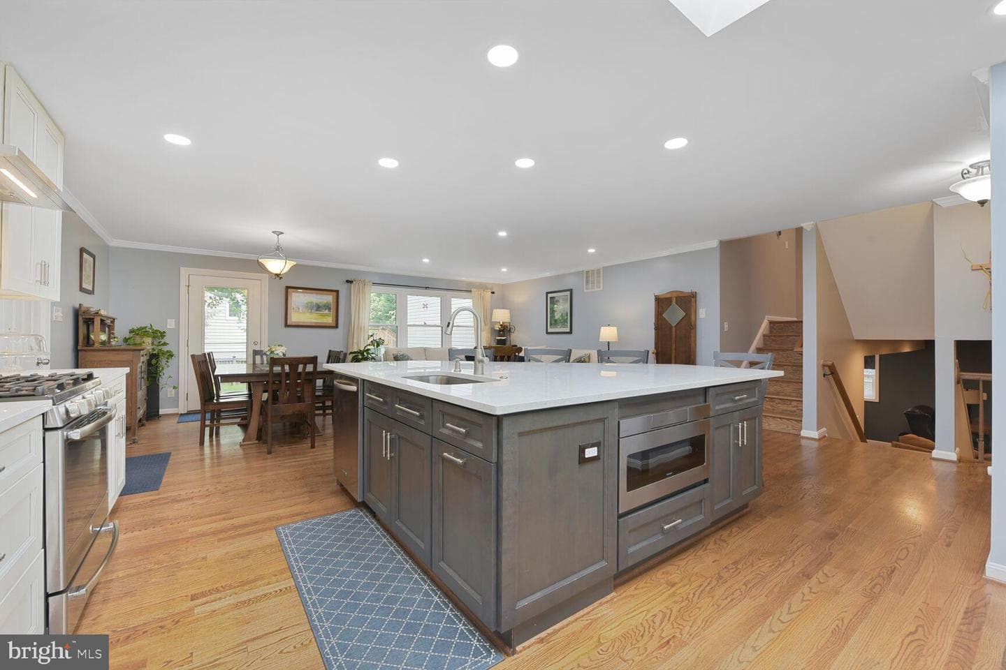 14815 Cranoke Street photo 7