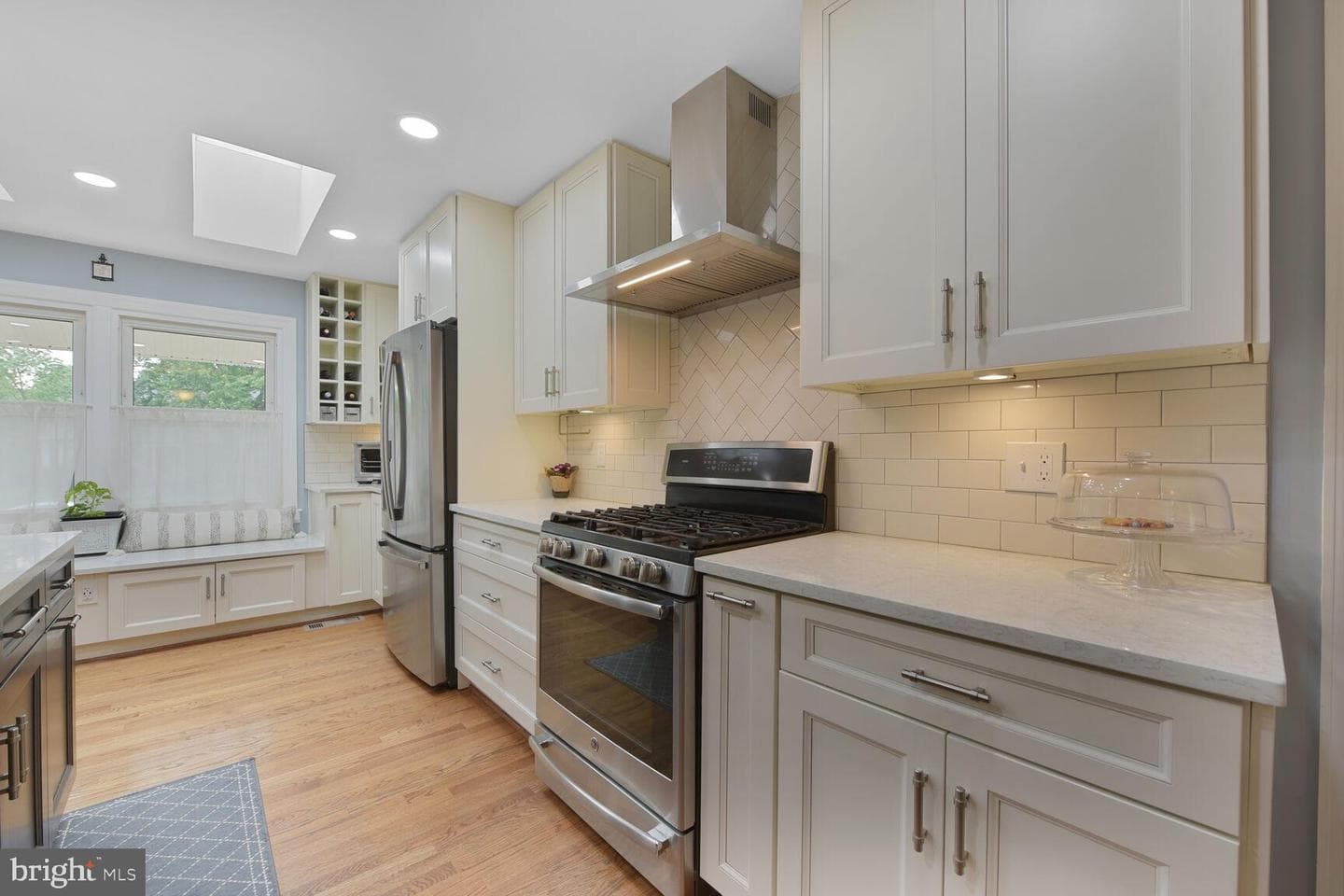 14815 Cranoke Street photo 9