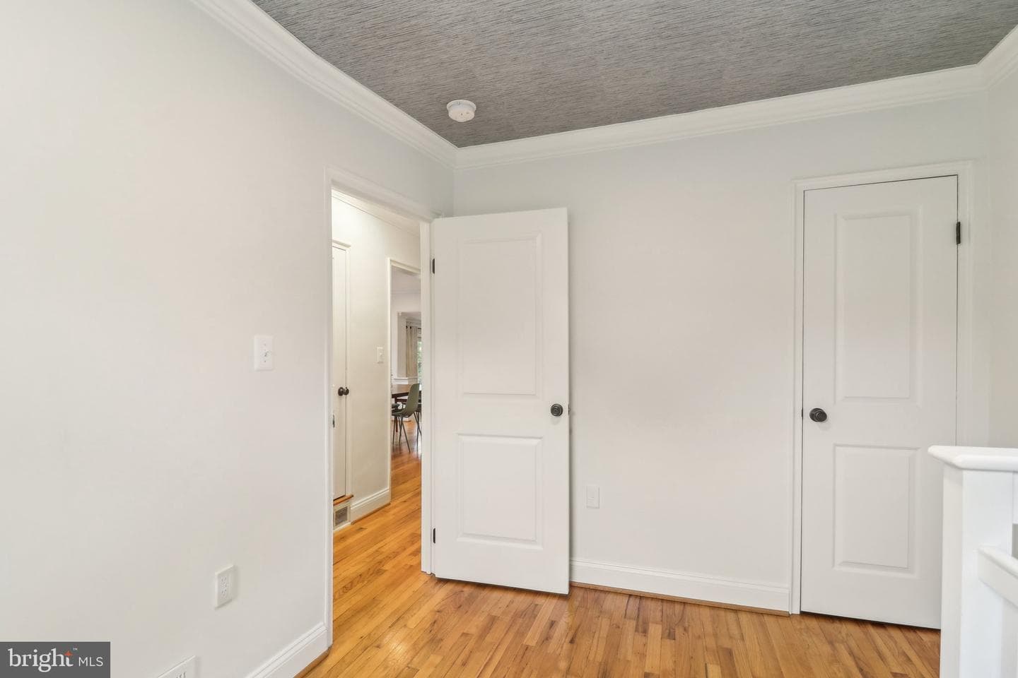 7137 Oakland Avenue photo 28