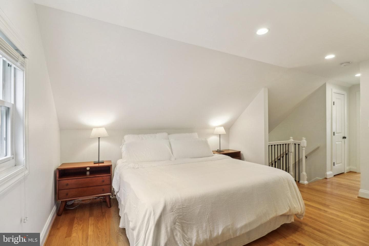 7137 Oakland Avenue photo 40