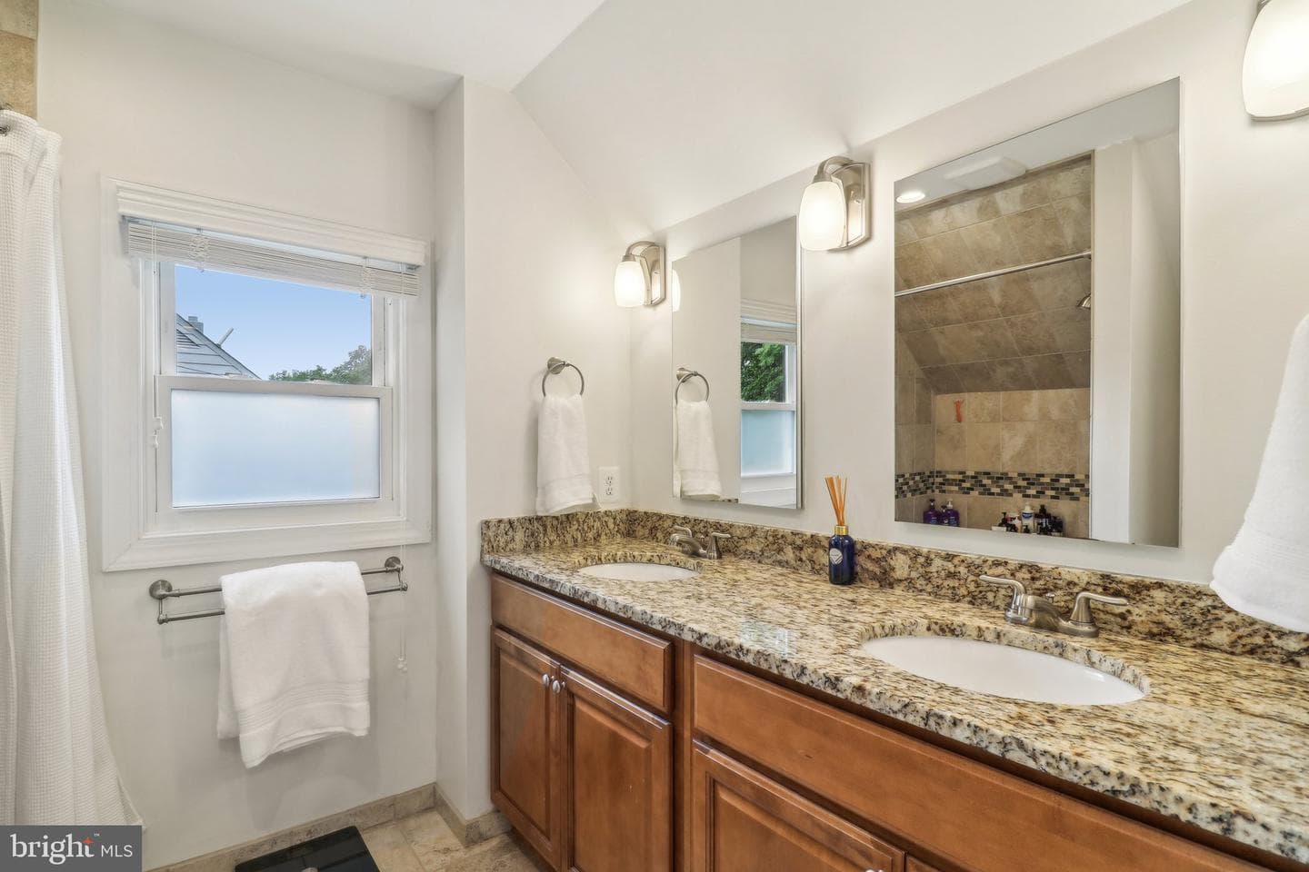 7137 Oakland Avenue photo 44