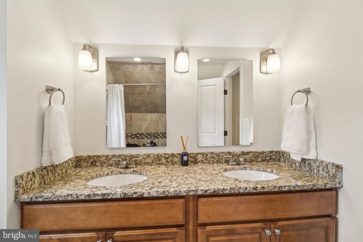 7137 Oakland Avenue photo 45