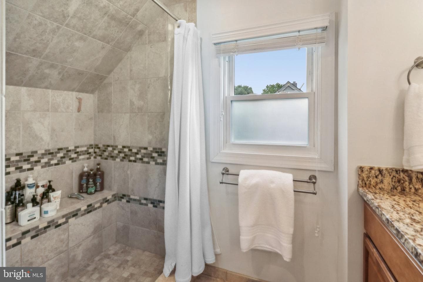 7137 Oakland Avenue photo 47
