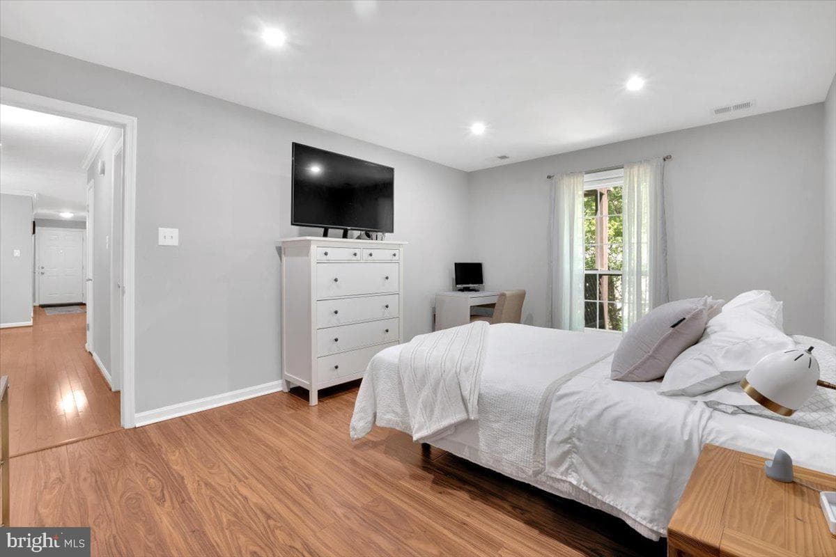 10096 Oakton Terrace Road #10096 photo 18