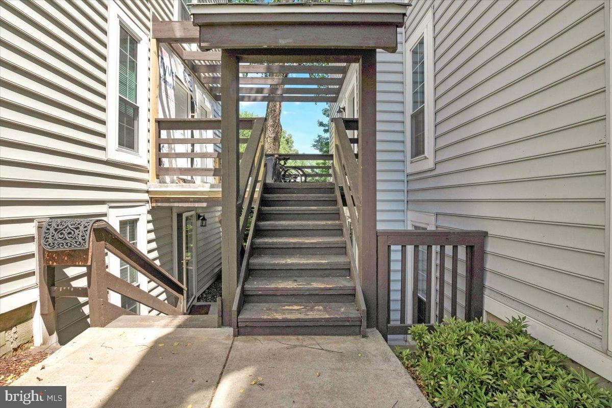 10096 Oakton Terrace Road #10096 photo 2