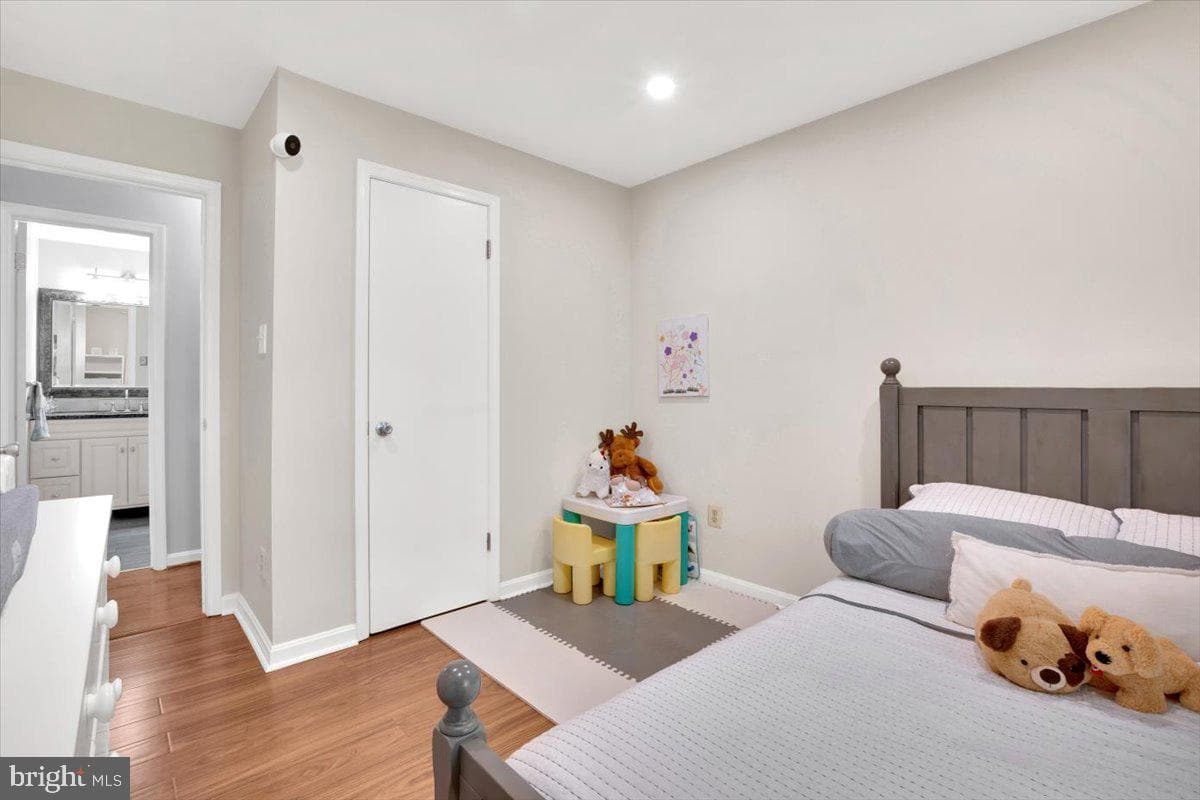 10096 Oakton Terrace Road #10096 photo 20