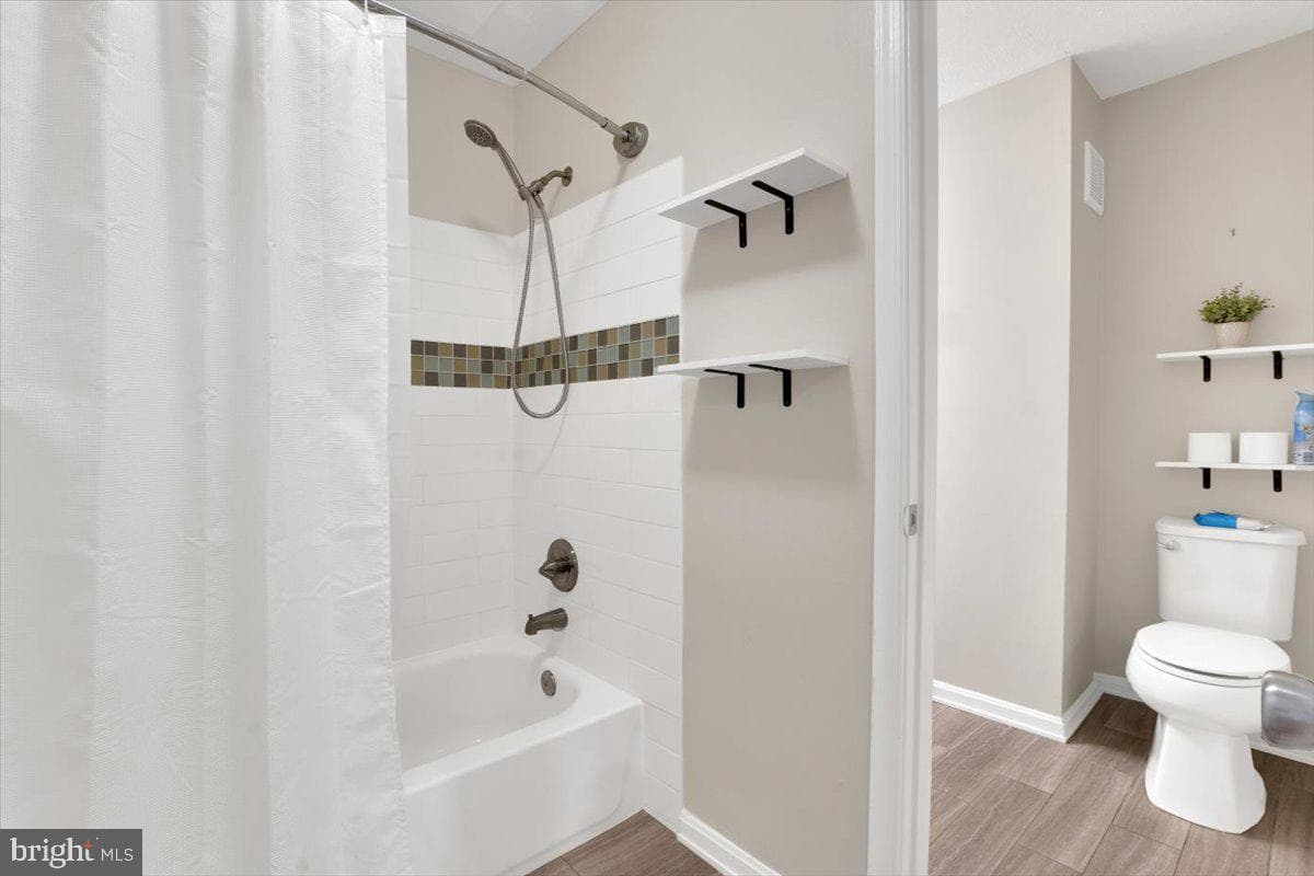 10096 Oakton Terrace Road #10096 photo 21