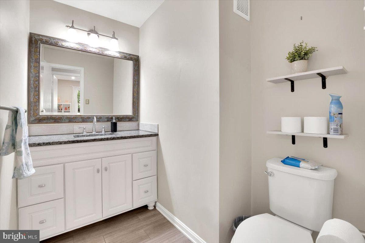 10096 Oakton Terrace Road #10096 photo 22