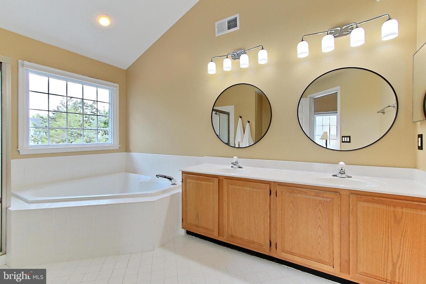 15420 Cedarhurst Court photo 22