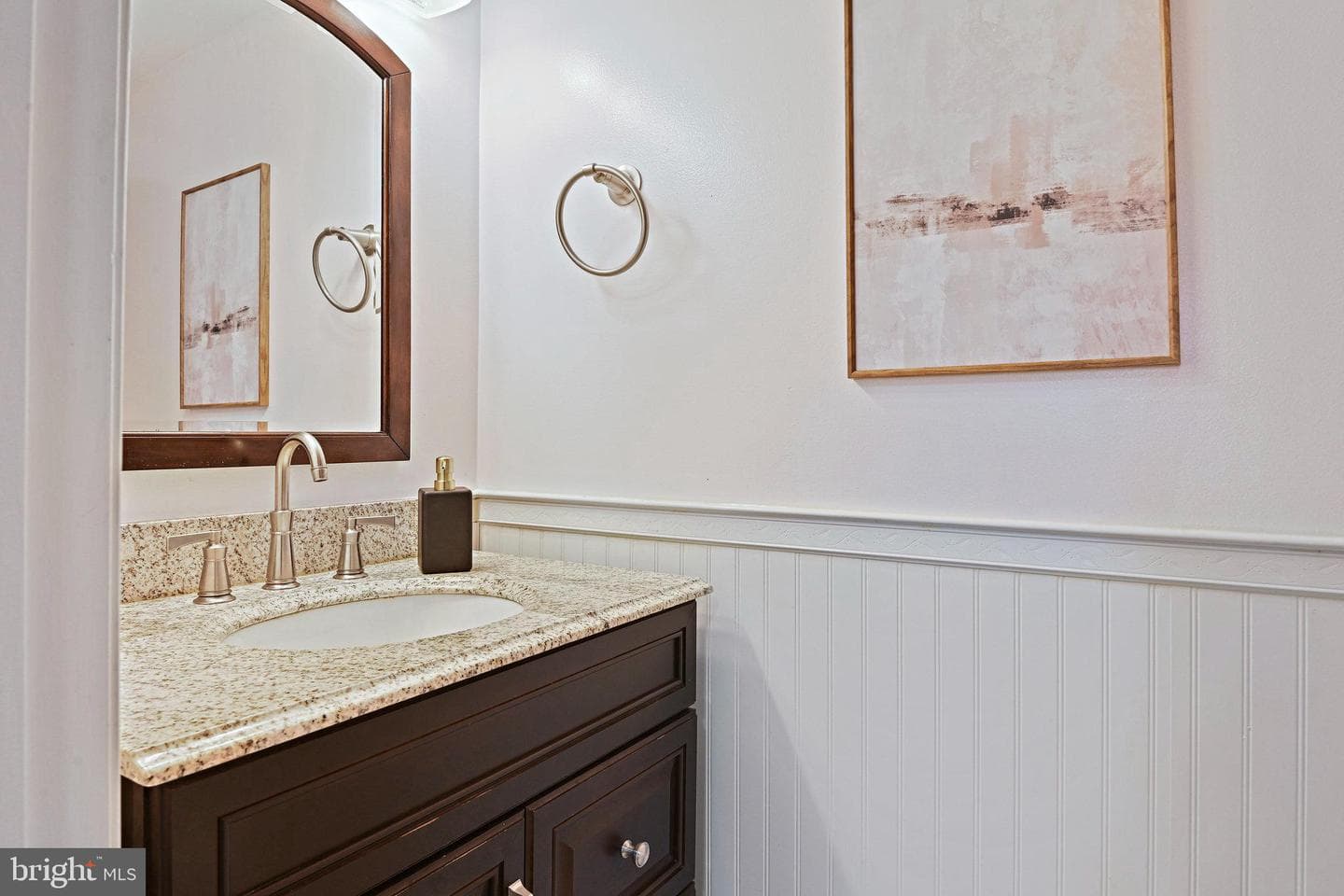 1205 Bond Street photo 16