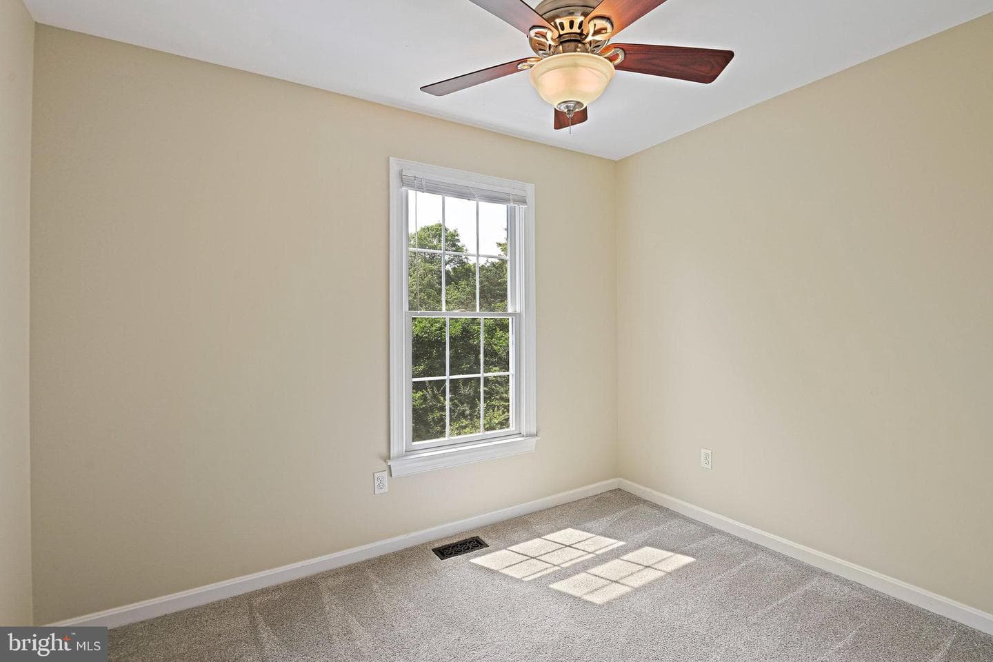1205 Bond Street photo 22