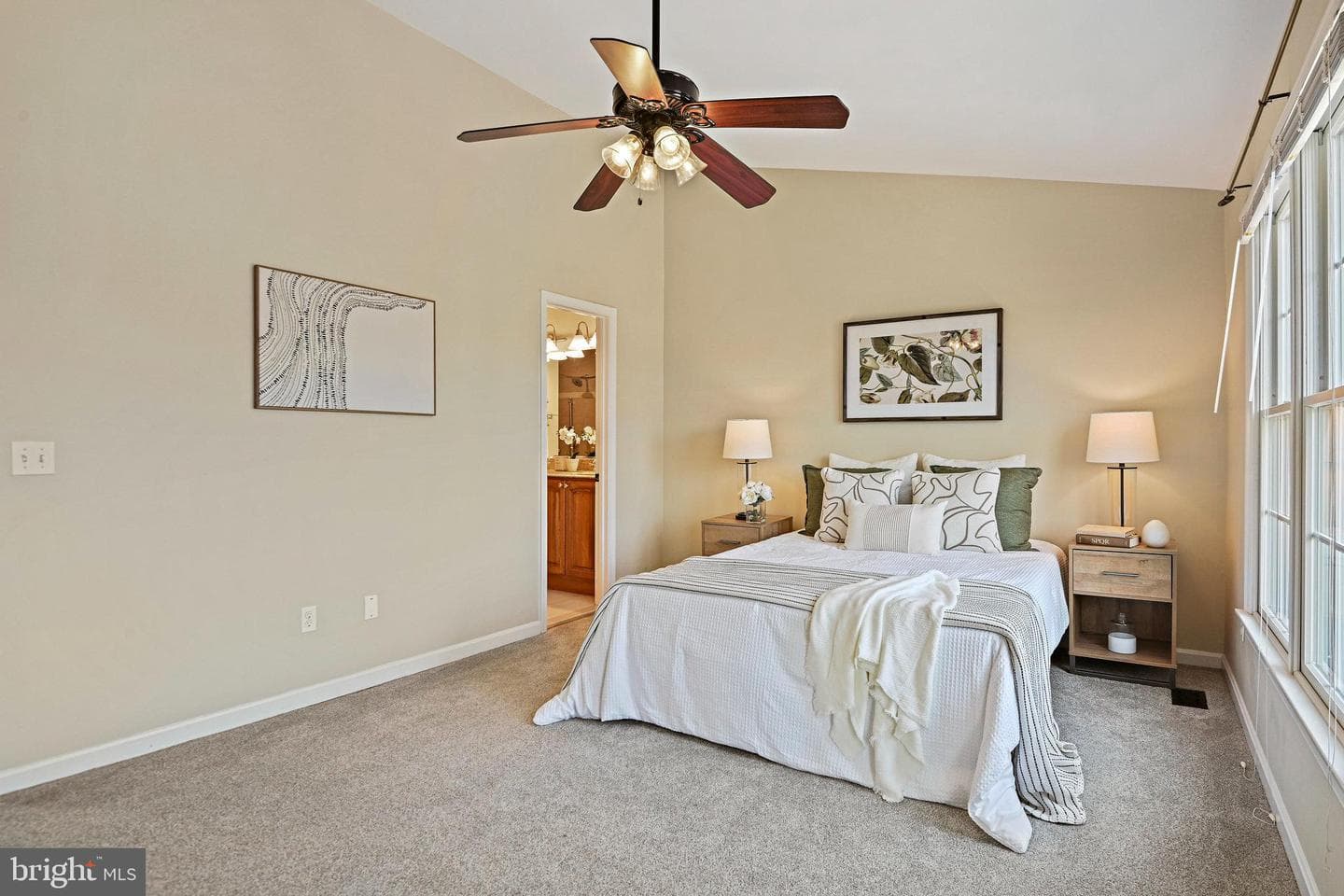 1205 Bond Street photo 26