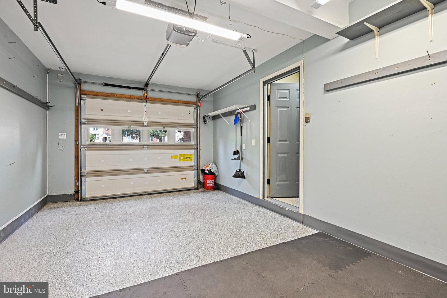 1205 Bond Street photo 29