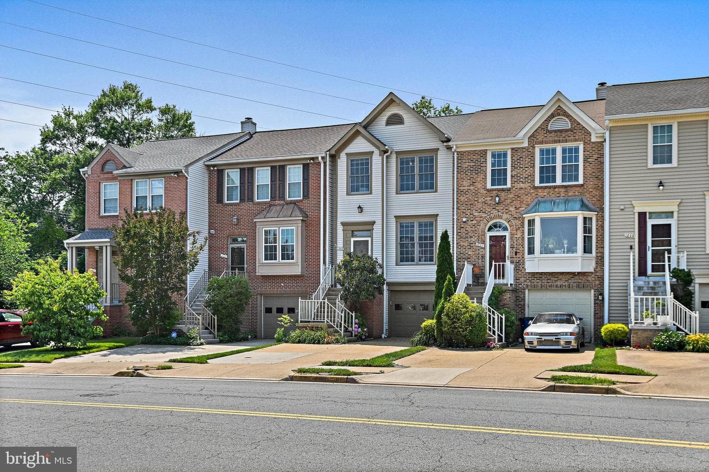 1205 Bond Street photo 3