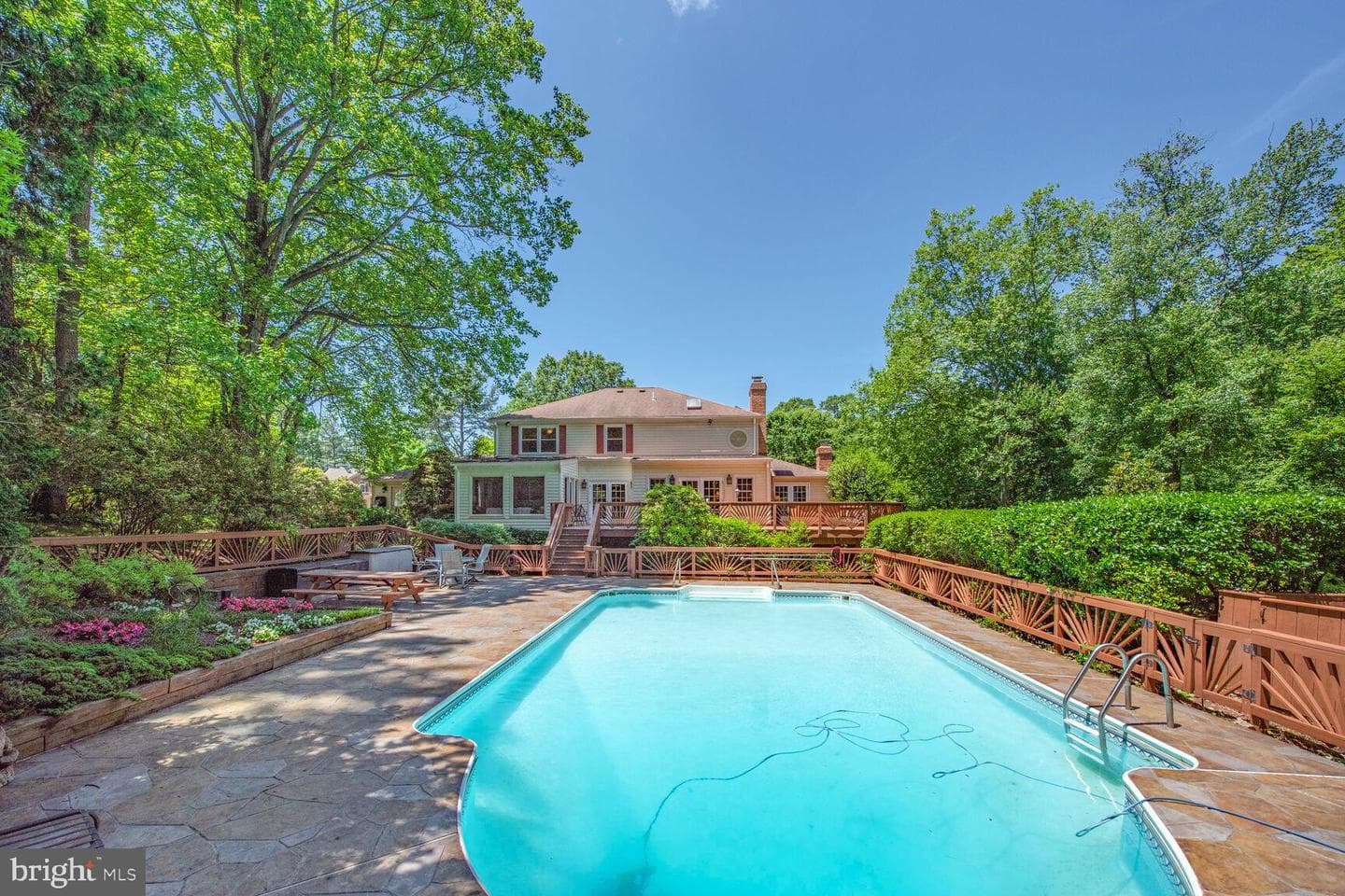 981 Old Holly Drive