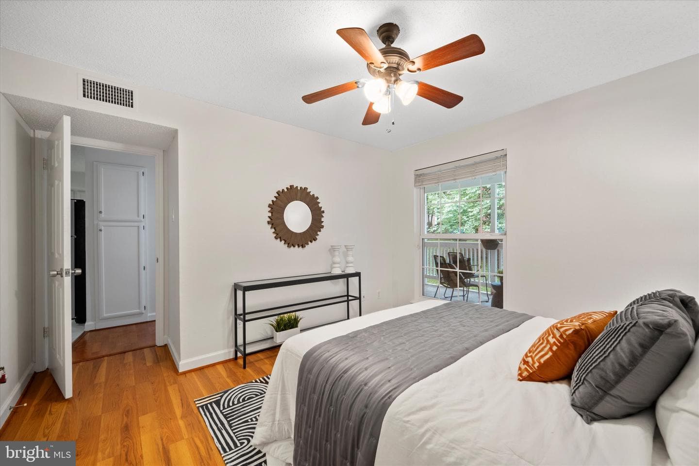 1525 Lincoln Way #203 photo 16