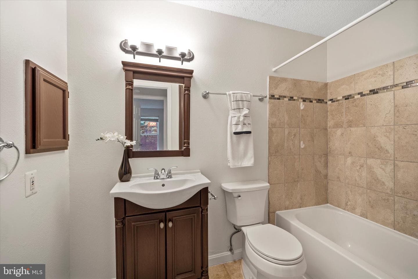 1525 Lincoln Way #203 photo 20