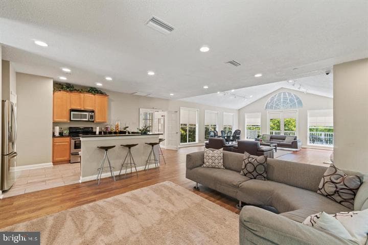 1525 Lincoln Way #203 photo 30