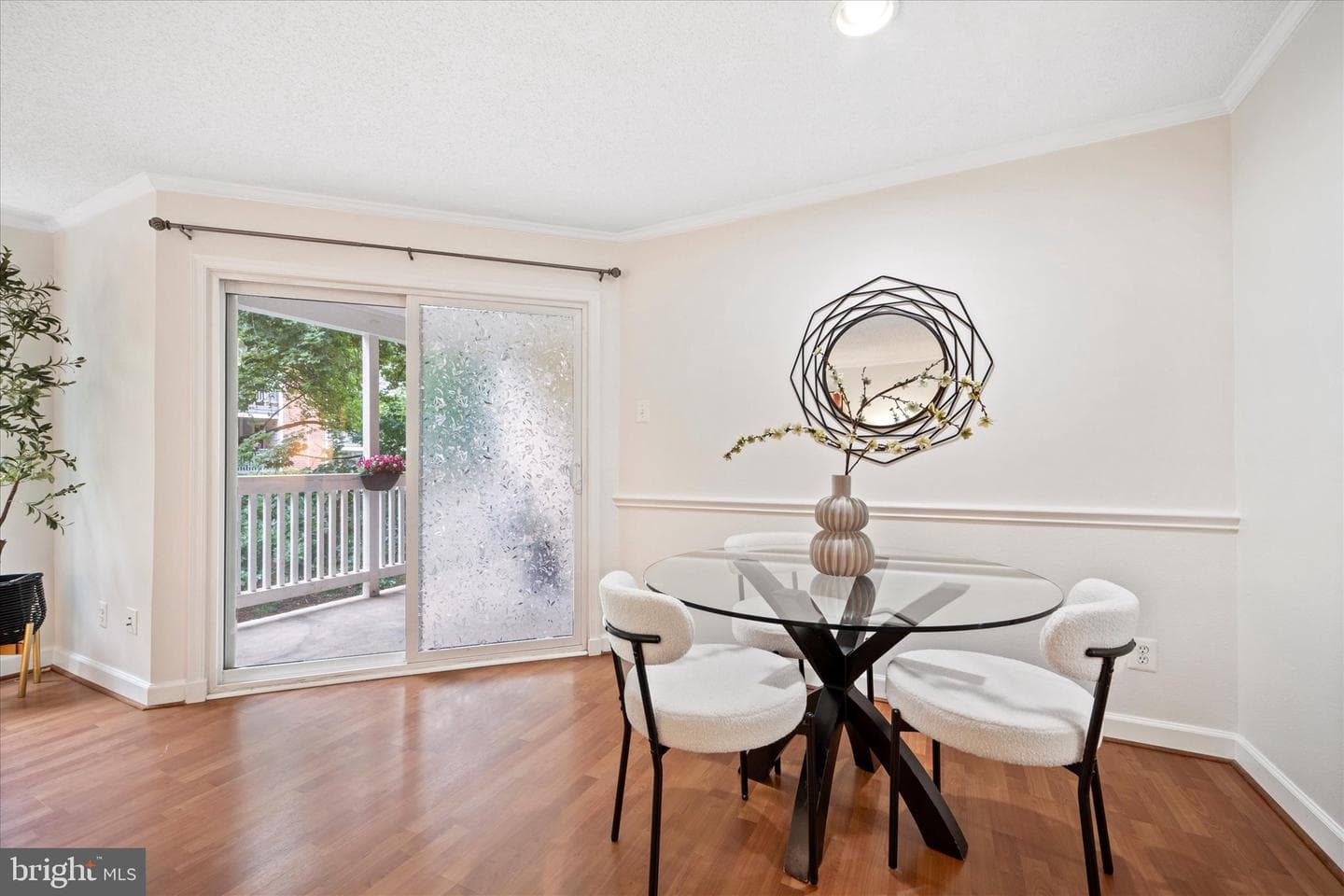 1525 Lincoln Way #203 photo 5