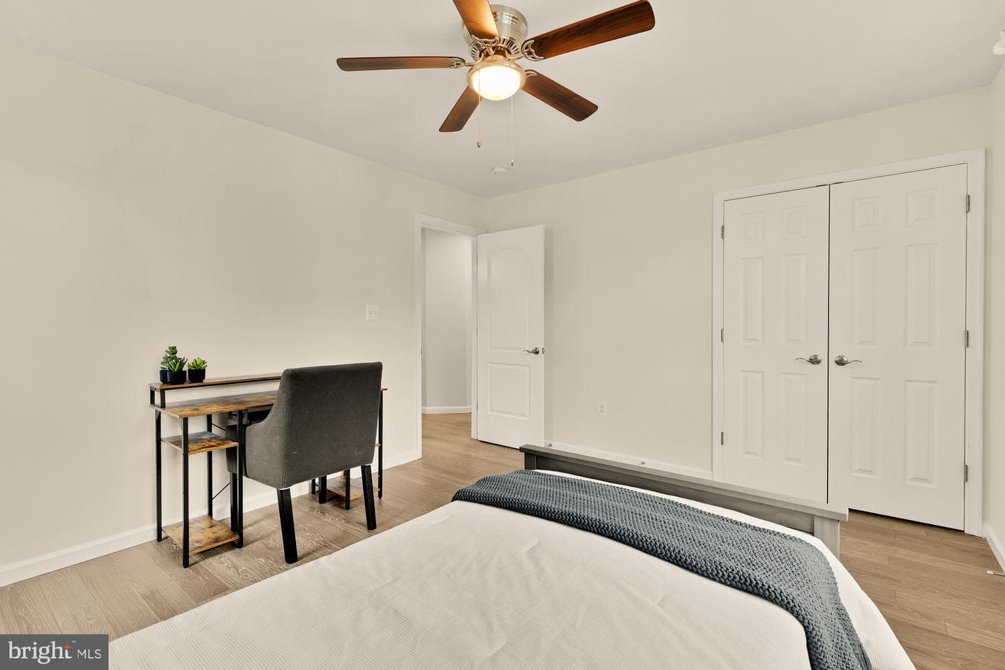 3124 Chepstow Lane photo 23
