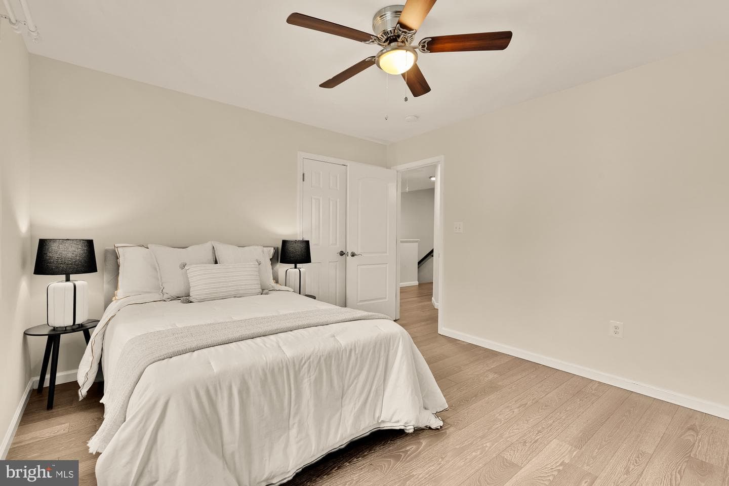 3124 Chepstow Lane photo 26