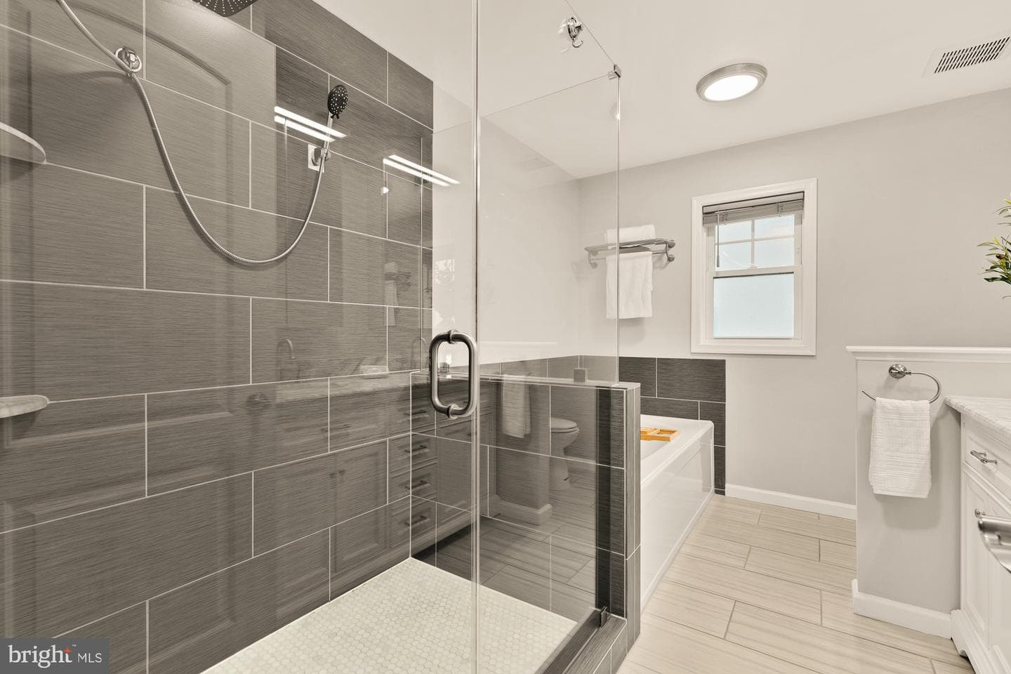 3124 Chepstow Lane photo 31