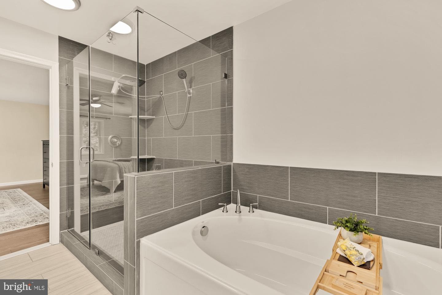 3124 Chepstow Lane photo 33
